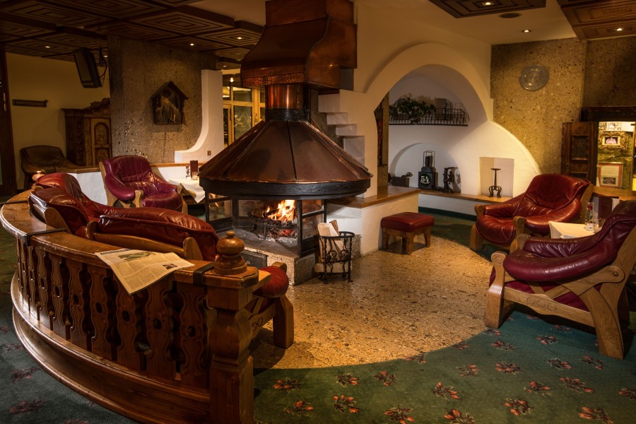 Hotel Schladming Sporthotel - kominek