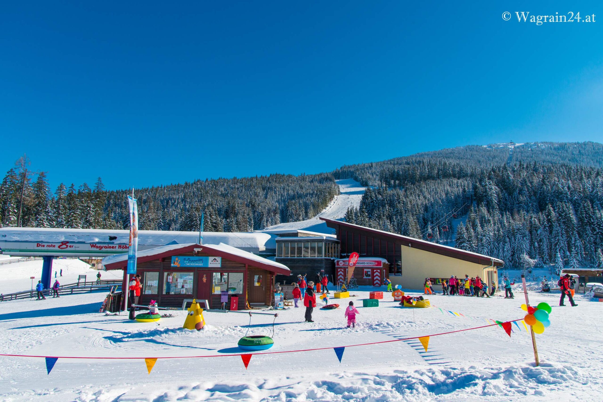 Wagrainis Winterwelt - children skiing